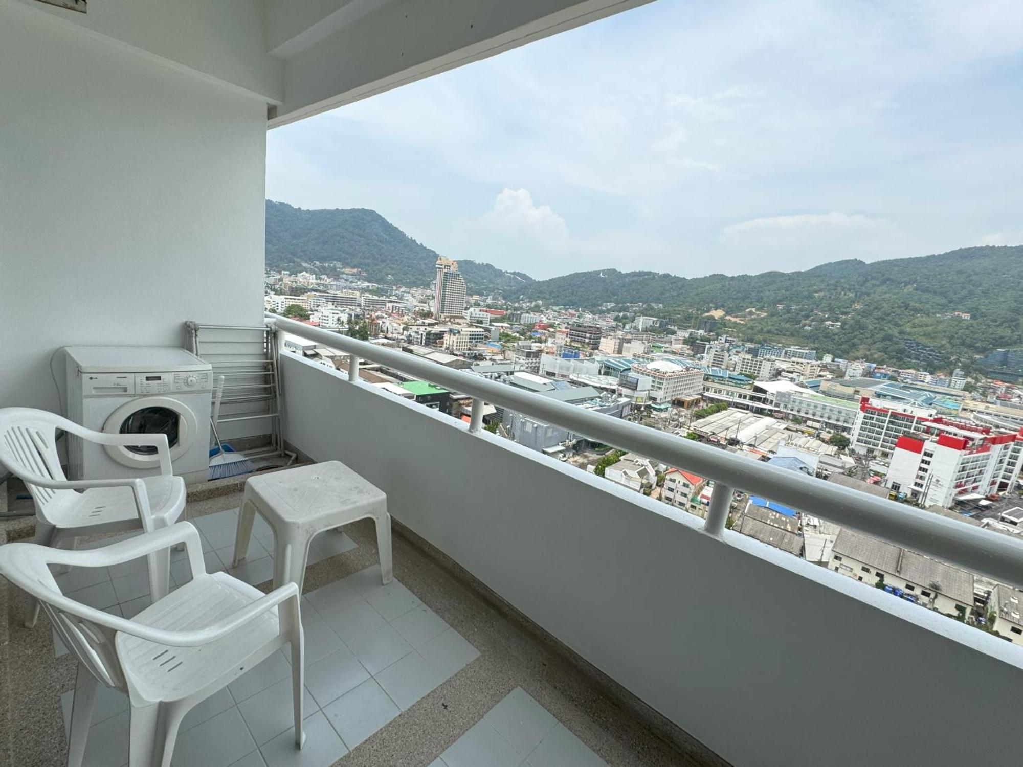 อพาร์ทเม้น Tower By Lofty Patong